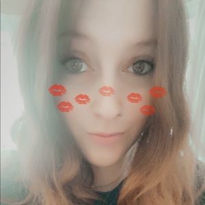 Meet your Posher, Becca